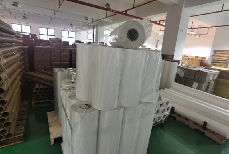 原来热熔胶枪还有这个妙用，门把上涂点热熔胶，真是方便又省事